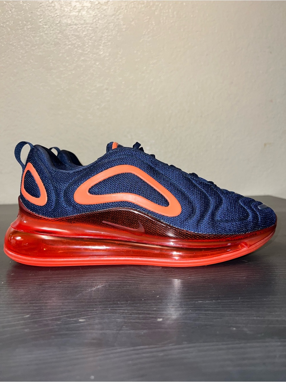 Nike Air Max 720 "Chicago Bears" Navy / Orange Size 9